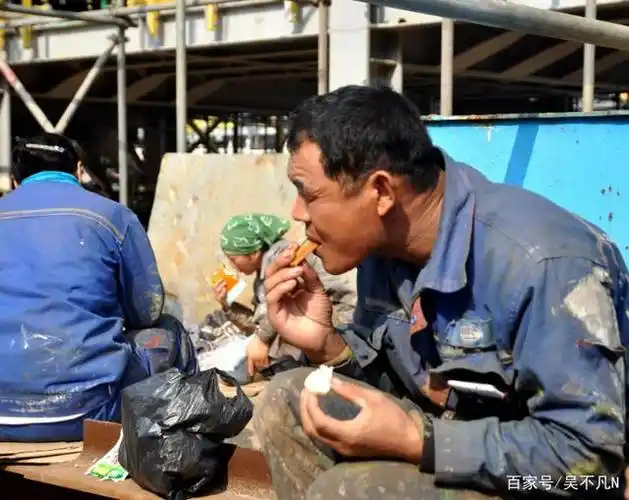 致敬-所有漂泊在外的打工人,回想年轻时快乐的自己和父母