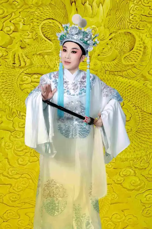 越剧范派小生吴凤花,华丽舞台背后的艰辛和坚持