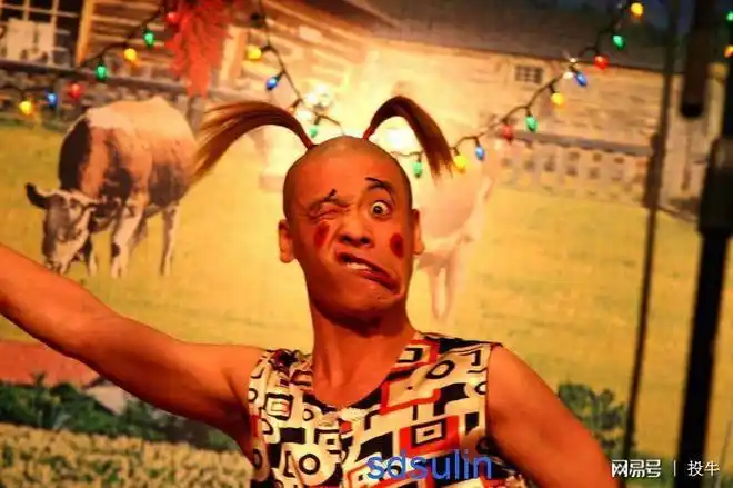 从前有个傻子相亲,媒婆交代:明天姑娘来了,给你一个表现的机会.