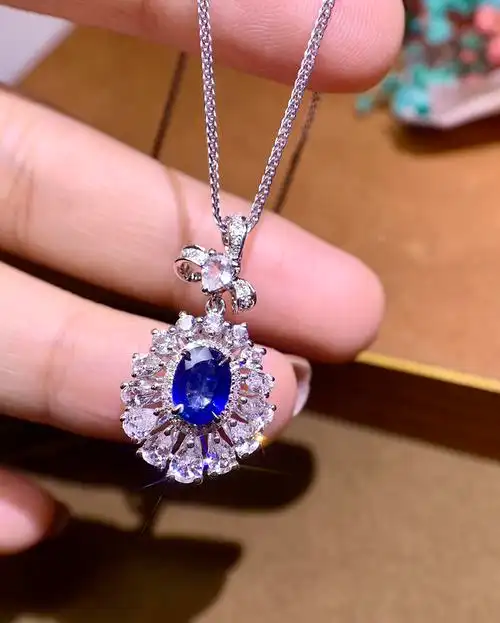grc证书077ct天然斯里兰卡皇家蓝蓝宝石吊坠18k金镶钻伴白蓝宝