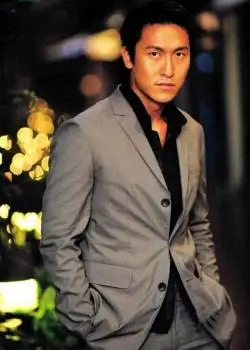 马德钟早年帅气写真图片