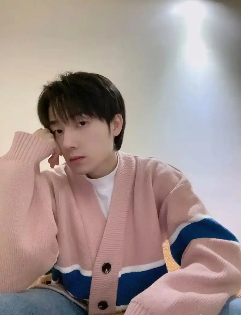 大哥年轻的时候.敦敦实在貌美999999#十个勤天 #蒋敦豪 - 抖音