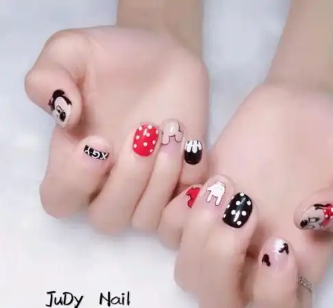 武装到指甲,今年最美的几款美甲,赶紧收起来,我要挨个做!