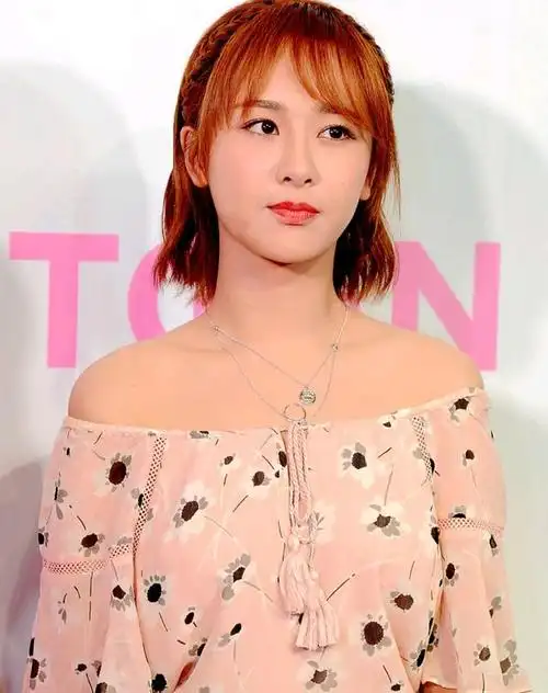 你觉得在娱乐圈中,哪位女明星人气最高,有人可能会说是赵丽颖,也有人