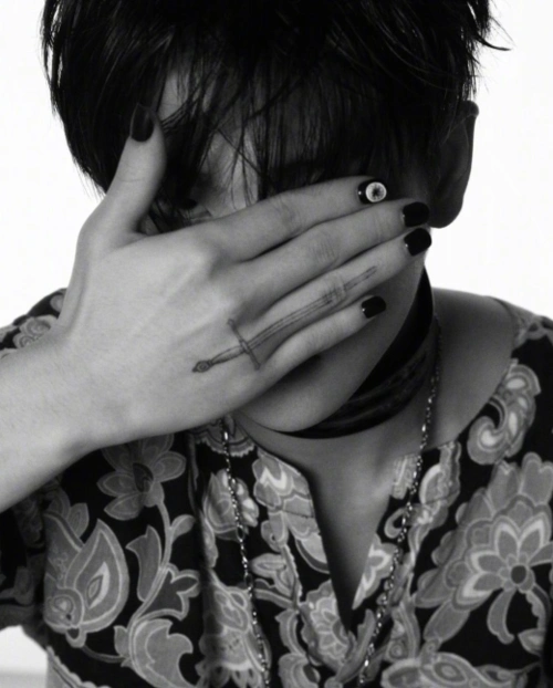 rise队长周震南纹身意义解析