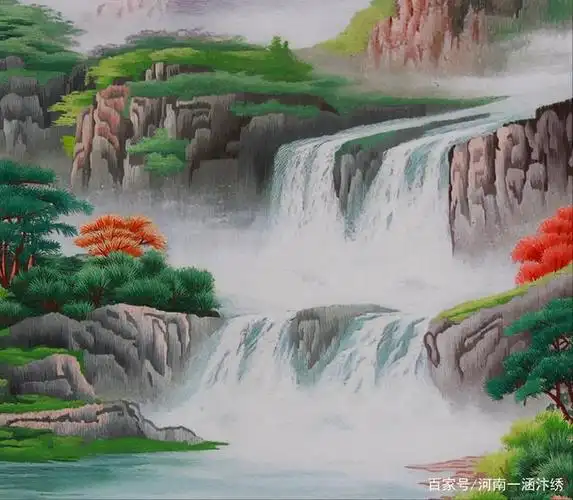 新中式客厅沙发背景墙开封汴绣山水画意境高远,彰显男主人的品味