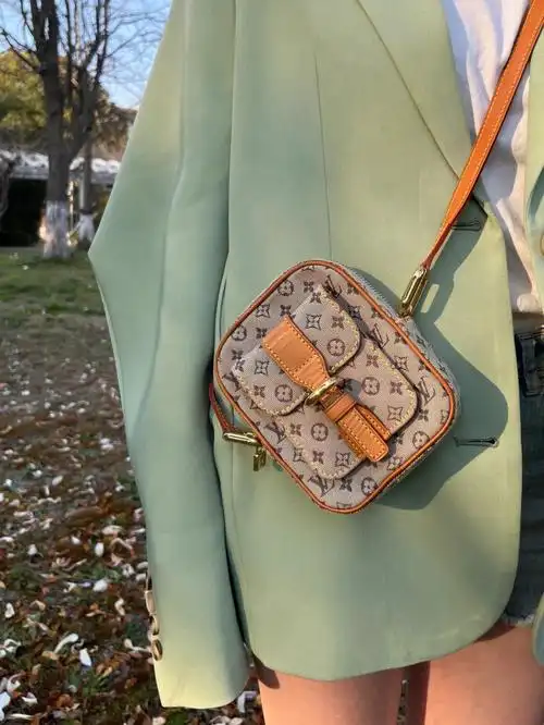 lv丹宁牛仔迷你相机包我可太喜欢了