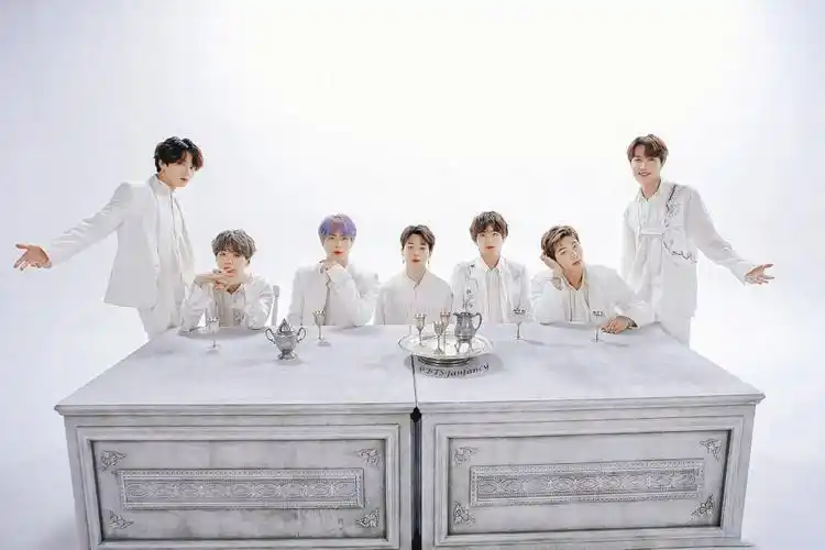 防弹少年团团体照