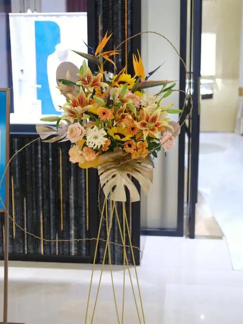 大家夸她们家的花好看95#花柱#橙色系开业花篮#花篮#品牌花艺布置