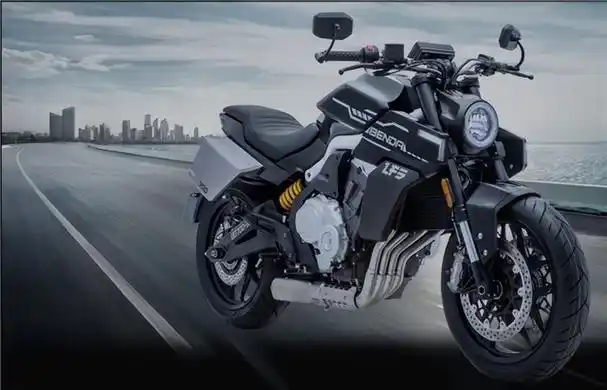 奔达四缸唐刀700发布