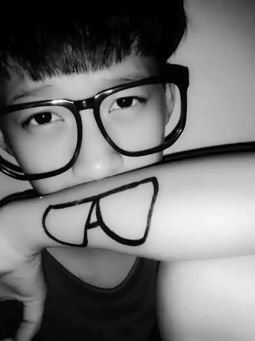 伤感男生qq背景皮肤