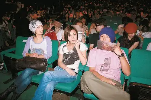 刘浩龙靠旧爱何韵诗搭桥跳槽东亚 联手新欢挣钱