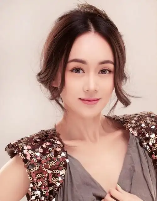 张定涵个人资料(张定涵:从寇世勋到王志飞,她是喜欢老戏骨还是老男人?