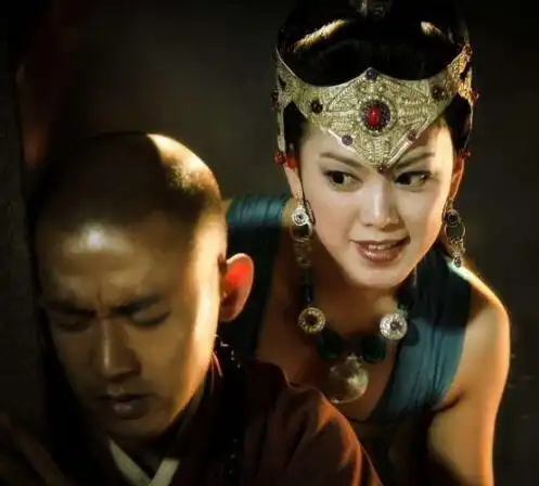 赵文琪饰演蝎子精