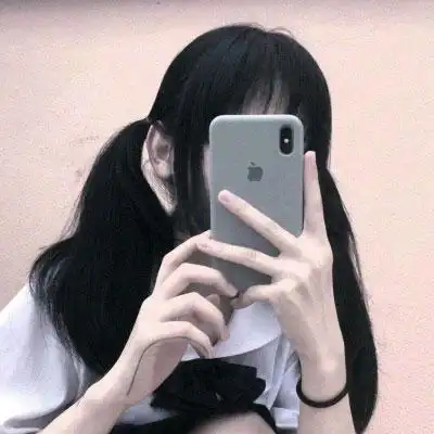 手拿手机拍照挡脸女生头像
