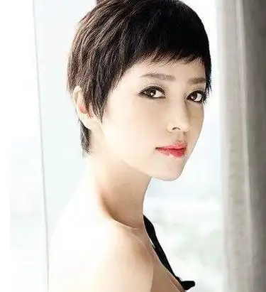 超有女人味的最新短发发型图片