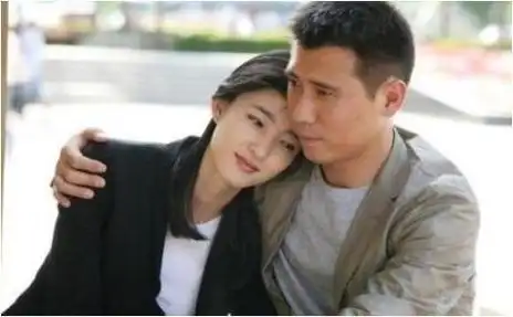 李乃文低调演戏18年,与颜丙燕有缘无分,现在家乐做"妻管严"