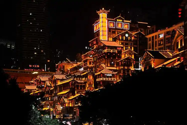 重庆旅游洪崖洞千与千寻景点夜景
