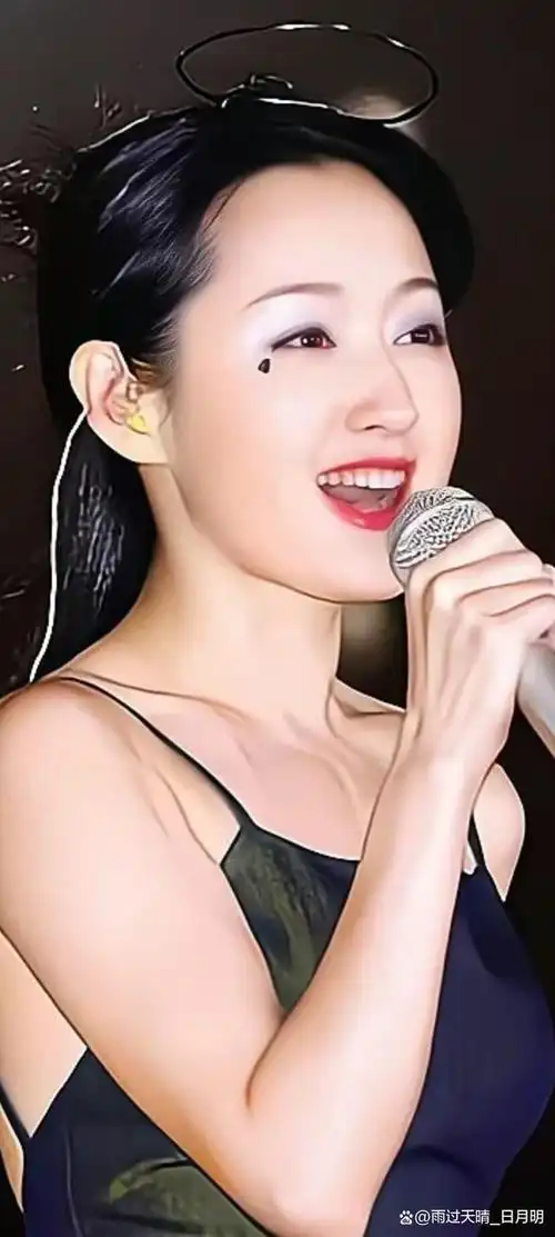 几十年过去了她的相貌和身材依然如少女般美丽不老女神杨钰莹