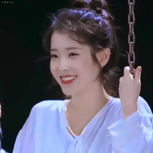 有没有iu丸子头吊带的照片? - 知乎