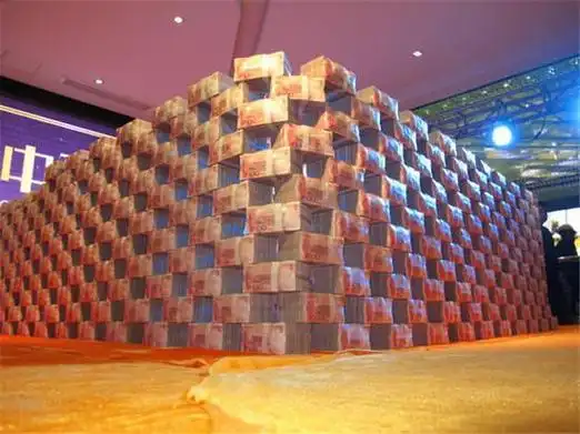 贵州土豪堆1亿现金为农民工发工资