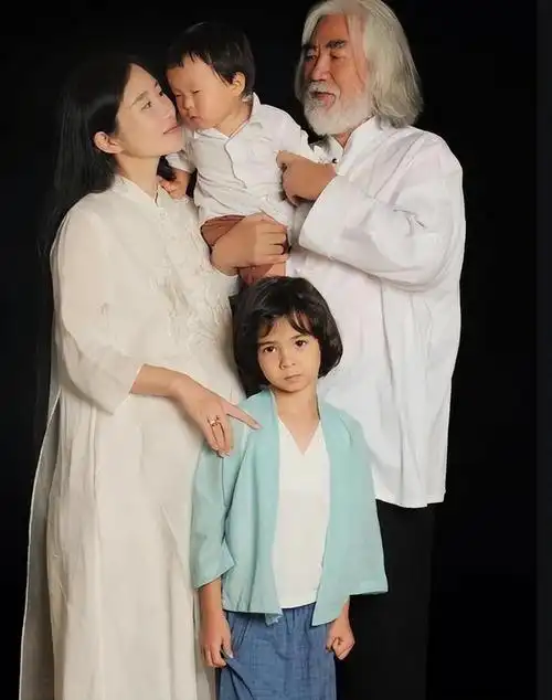 9年后再看张纪中娇妻杜星霖现状才懂她和樊馨蔓谁更明智