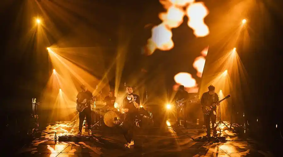 泰国摇滚乐团lomosonic的首次线上演唱会