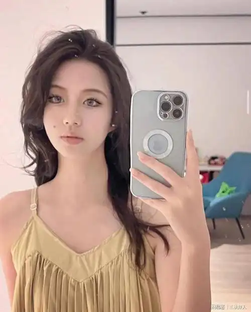 陈嘉楠进入学校歌手大赛十强