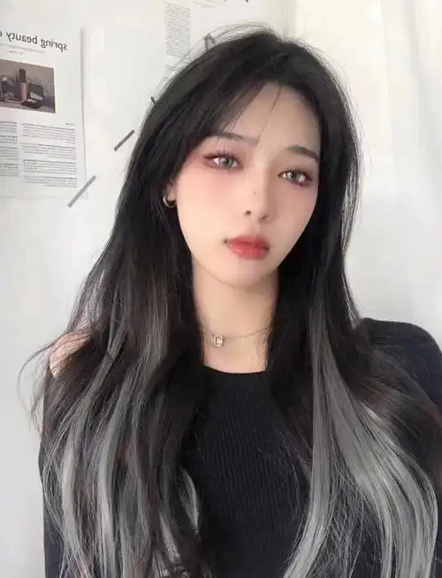 高级感发色如果觉得黑色单一可以尝试几缕挑染_染发_接头发_烫发_发