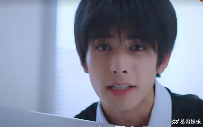 娱乐#《以家人之名》中凌霄喜欢尖尖从何开始,哪里能看出来?