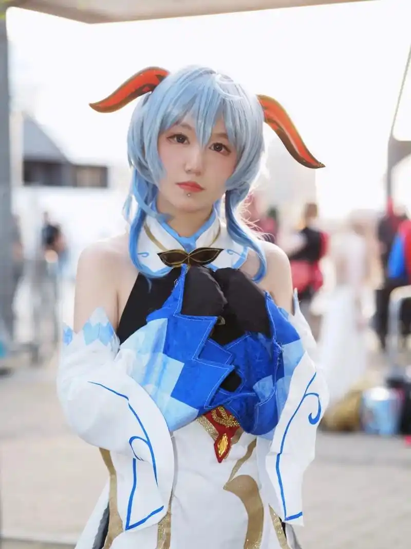 一只椰羊#二次元 #原神 #甘雨 #cos 第一次在uk漫展 - 抖音