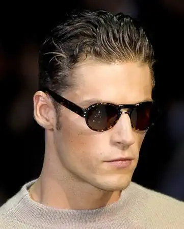 用吹风机吹出的背头 轻松打造出你独特魅力风范(2)