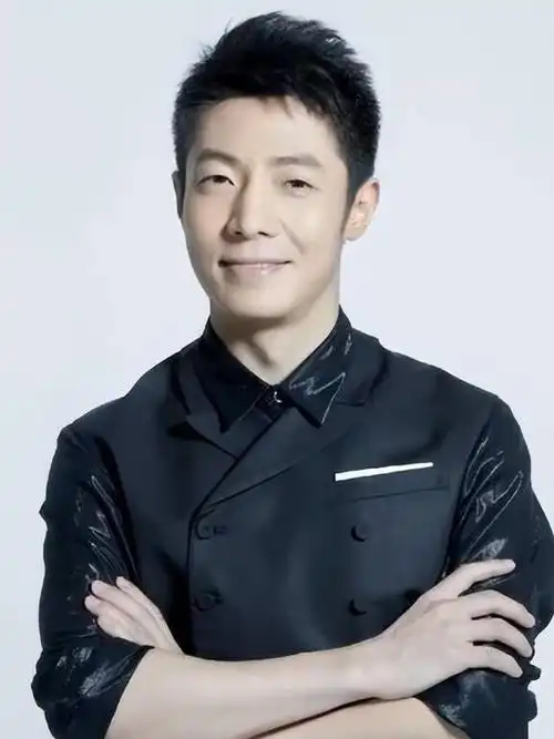 才女涂经纬离开撒贝宁转恋富二代离开央视的她如今怎样