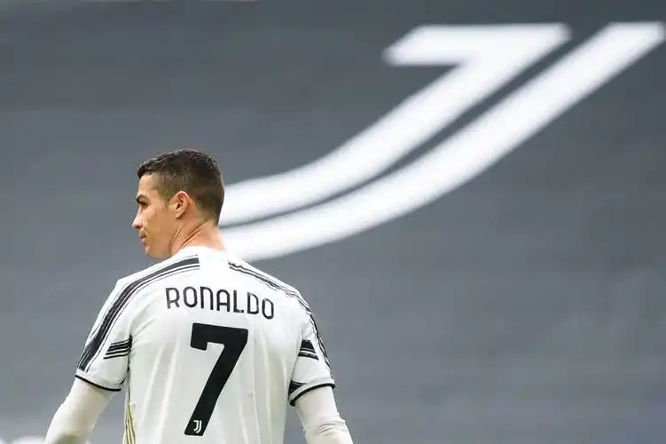 25日归队!c罗准备降薪与尤文图斯续约,但将会失去核心地位