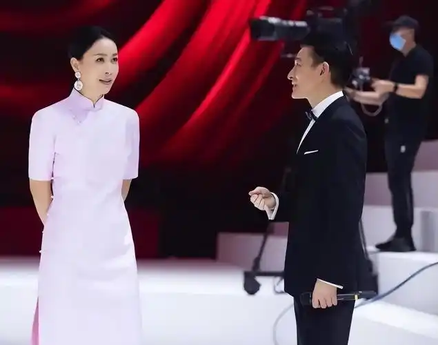 那英对刘德华说:你都这么老了,还唱啊?天王一句话让她闭口无言