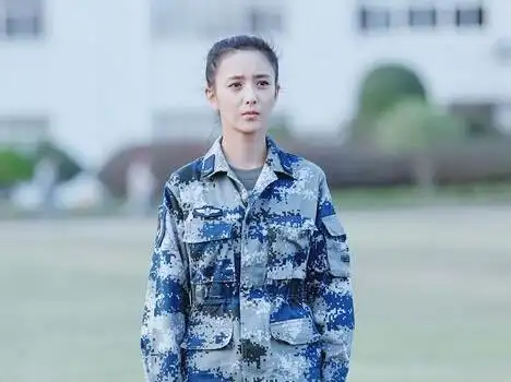 她被称为素颜女神,林更新的正牌女友,如今33岁的她美的不敢认!