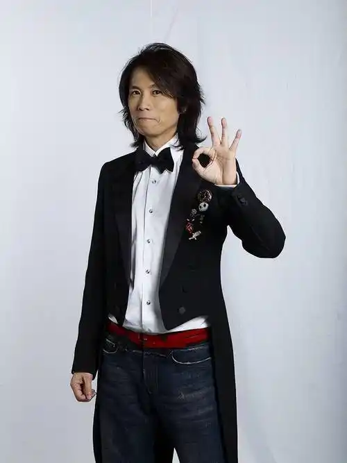 2004年金像奖,朱茵当众打了黄子华一巴掌,台下观众目瞪口呆!