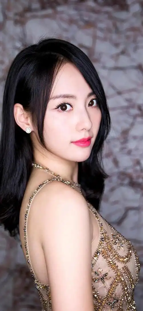 琼瑶女郎张嘉倪