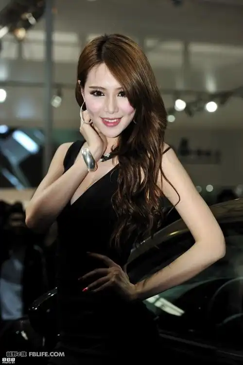 车展最稀罕的小妞子——蔡玥