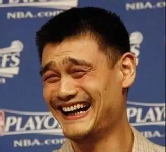 一个人笑和不笑有多大的差别?