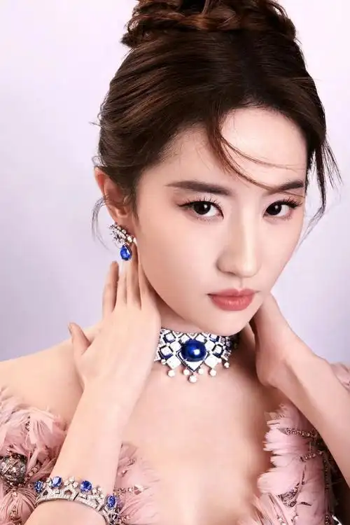 刘亦菲广告代言  #刘亦菲宝格丽全球品牌代言人 蓝田紫玉星 - 抖音