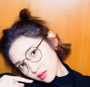 设计女生发型愈加有魅力,怎样梳好看的发型愈加有特色,扎短发的时候