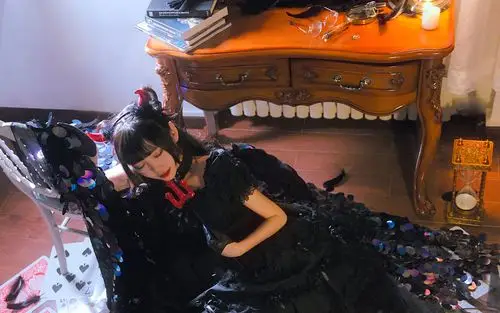 万圣节小恶魔美女cos写真电脑桌面壁纸