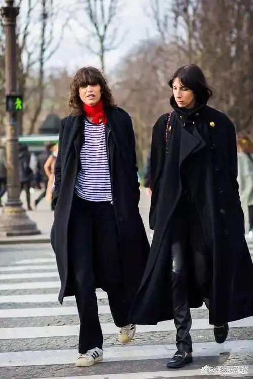 黑色搭配虽然百搭,但是太单调,有没有好看的颜色搭配推荐?