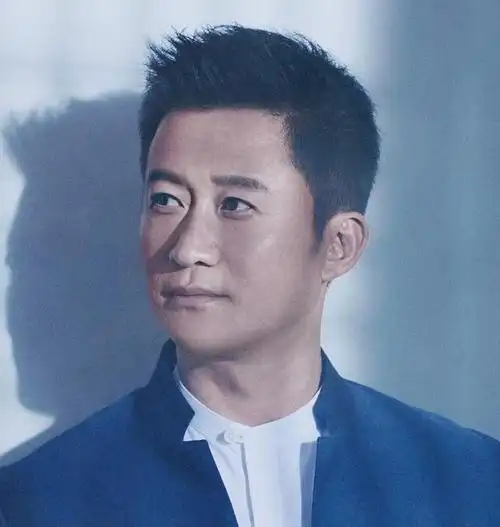 抛弃中国国籍却教你爱国吴京全家国籍遭质疑本人霸气回应