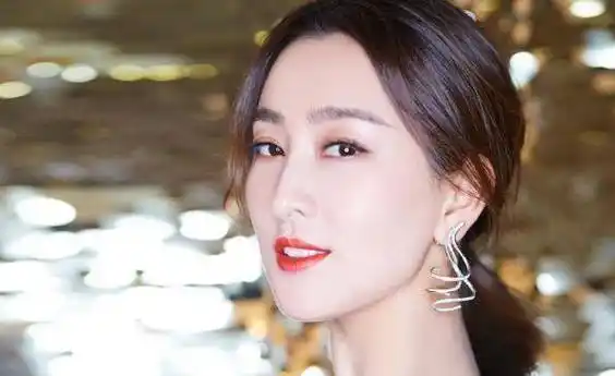 原创马苏表示事业上的遭遇夜宿门风波后成到无戏可拍