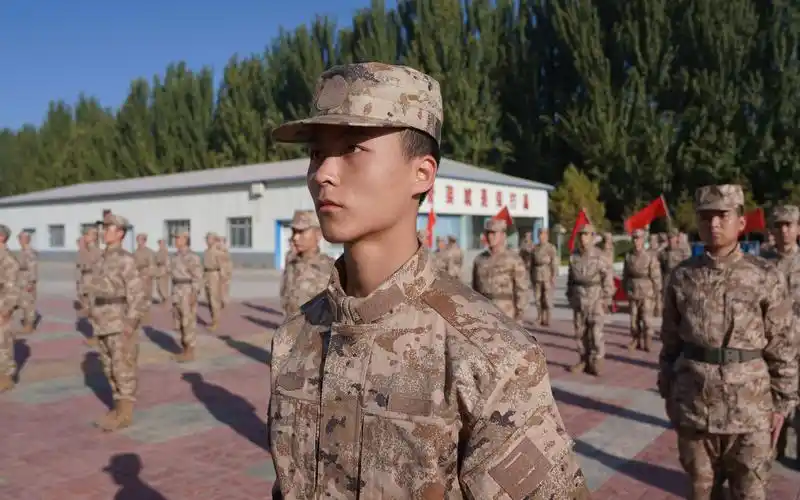 陆军某综合训练基地开展新兵开训动员仪式