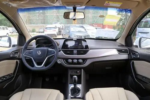 2017款宝骏310w15l手动豪华型国vi