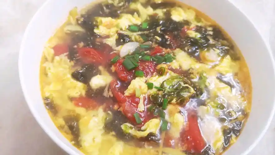 这才是西红柿紫菜蛋花汤正确做法,汤鲜味美,营养丰富,先收藏了