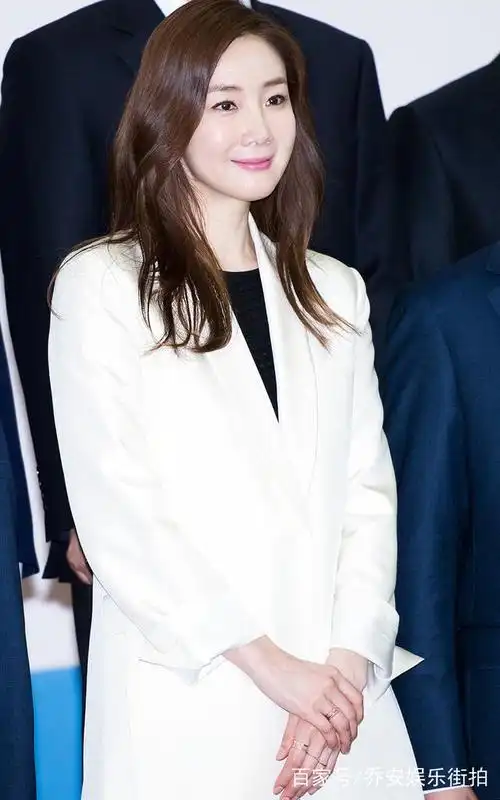 崔智友最不舍得删的照片第4张是多少人的壁纸啊